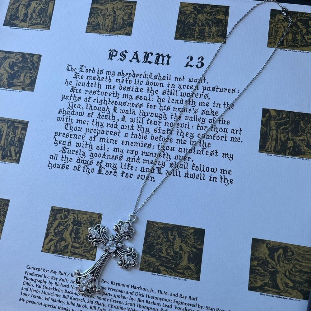GOTH CROSS NECKLACE (Comes w/ free gift)